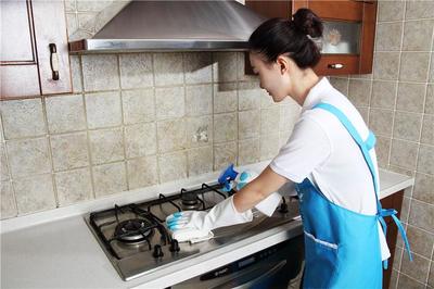 灶臺鍋具油膩難除？掌握這幾招，輕松恢復潔凈如新